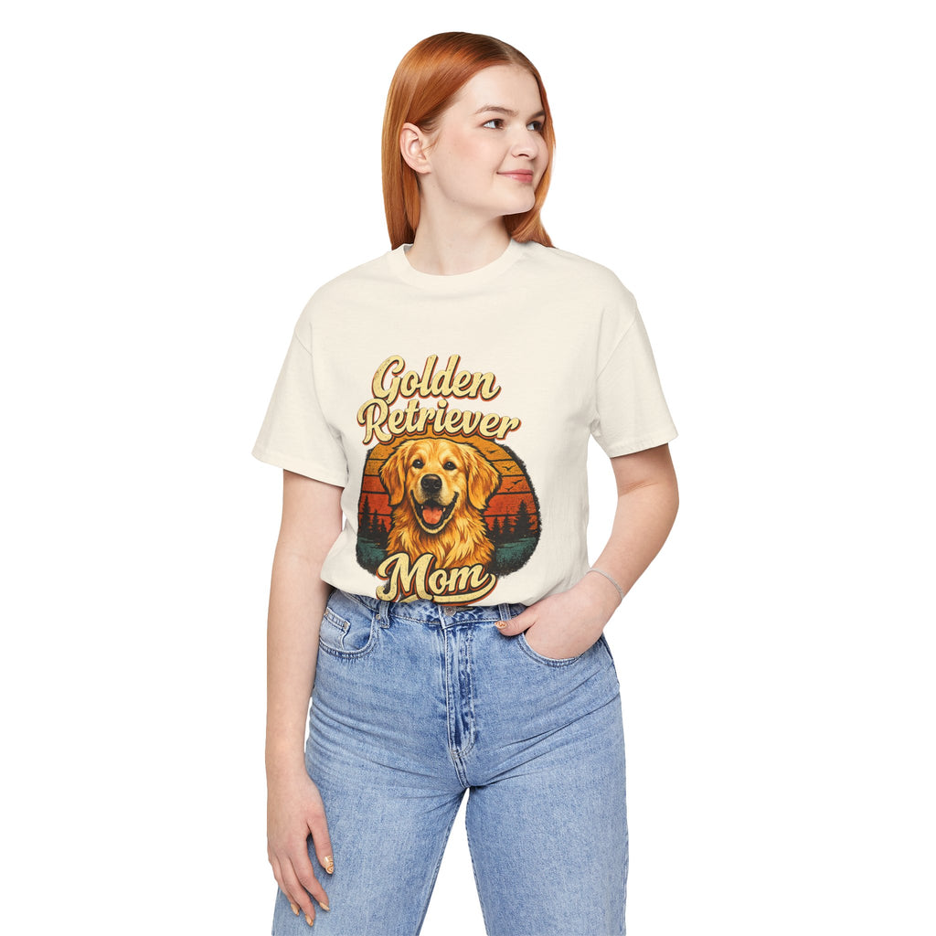 Golden Retriever Mom T-Shirt — Retro Dog Mom Tee