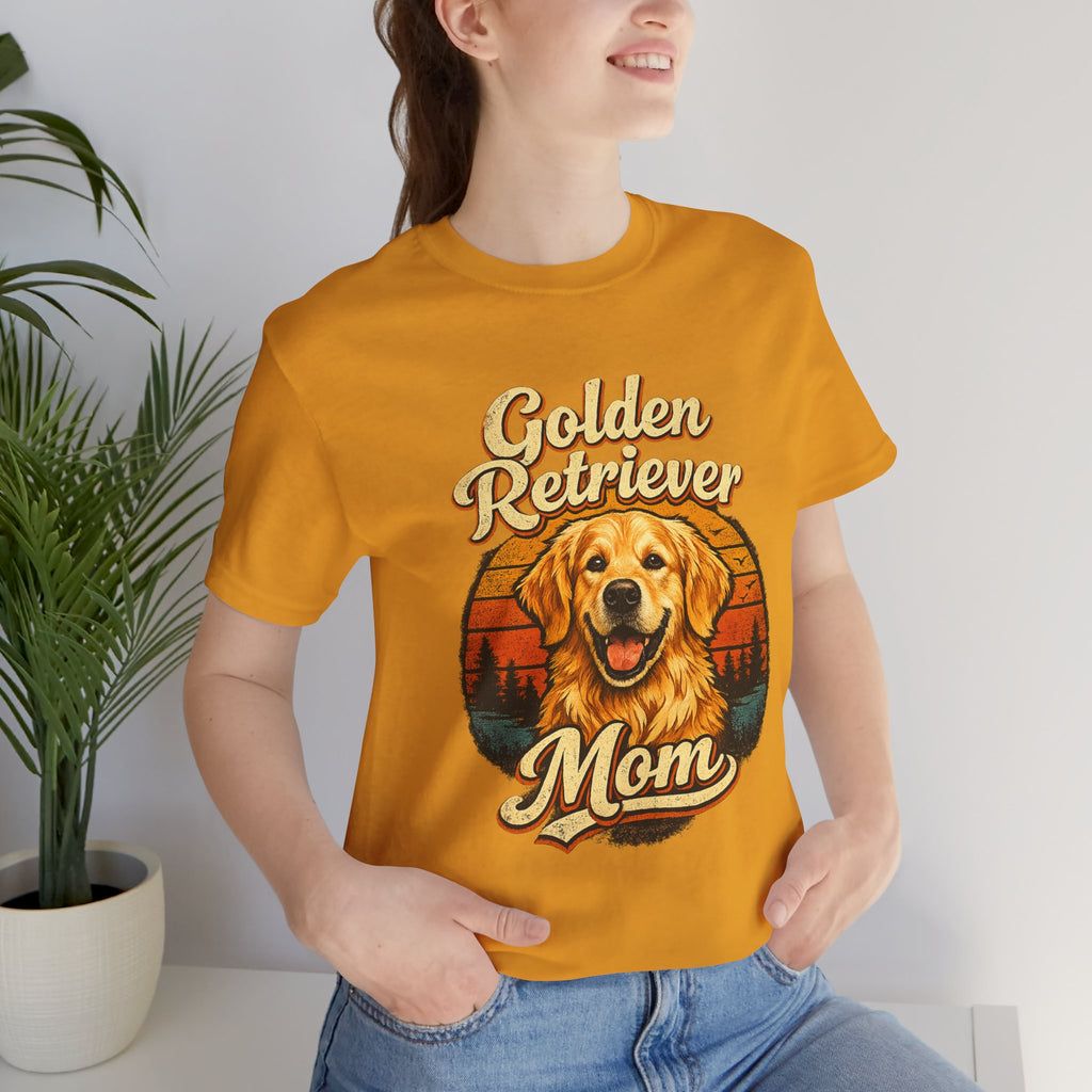 Golden Retriever Mom T-Shirt — Retro Dog Mom Tee