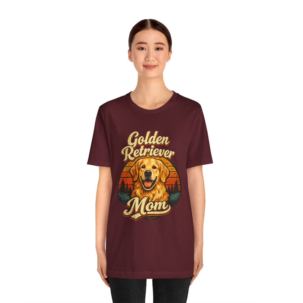 Golden Retriever Mom T-Shirt — Retro Dog Mom Tee