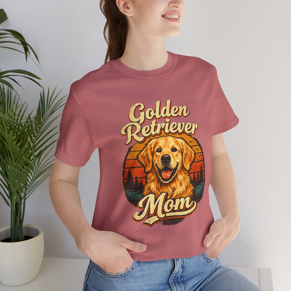 Golden Retriever Mom T-Shirt — Retro Dog Mom Tee