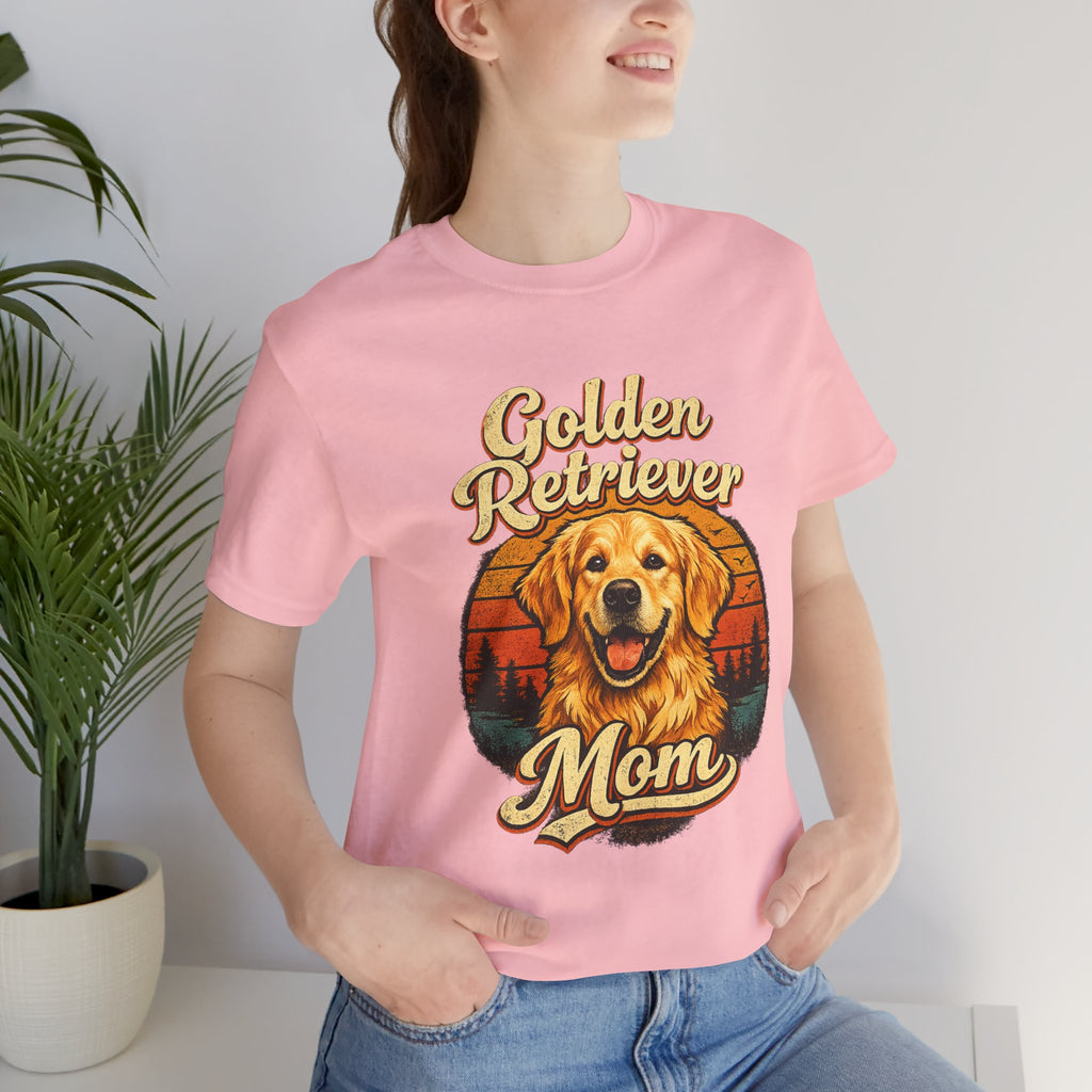 Golden Retriever Mom T-Shirt — Retro Dog Mom Tee