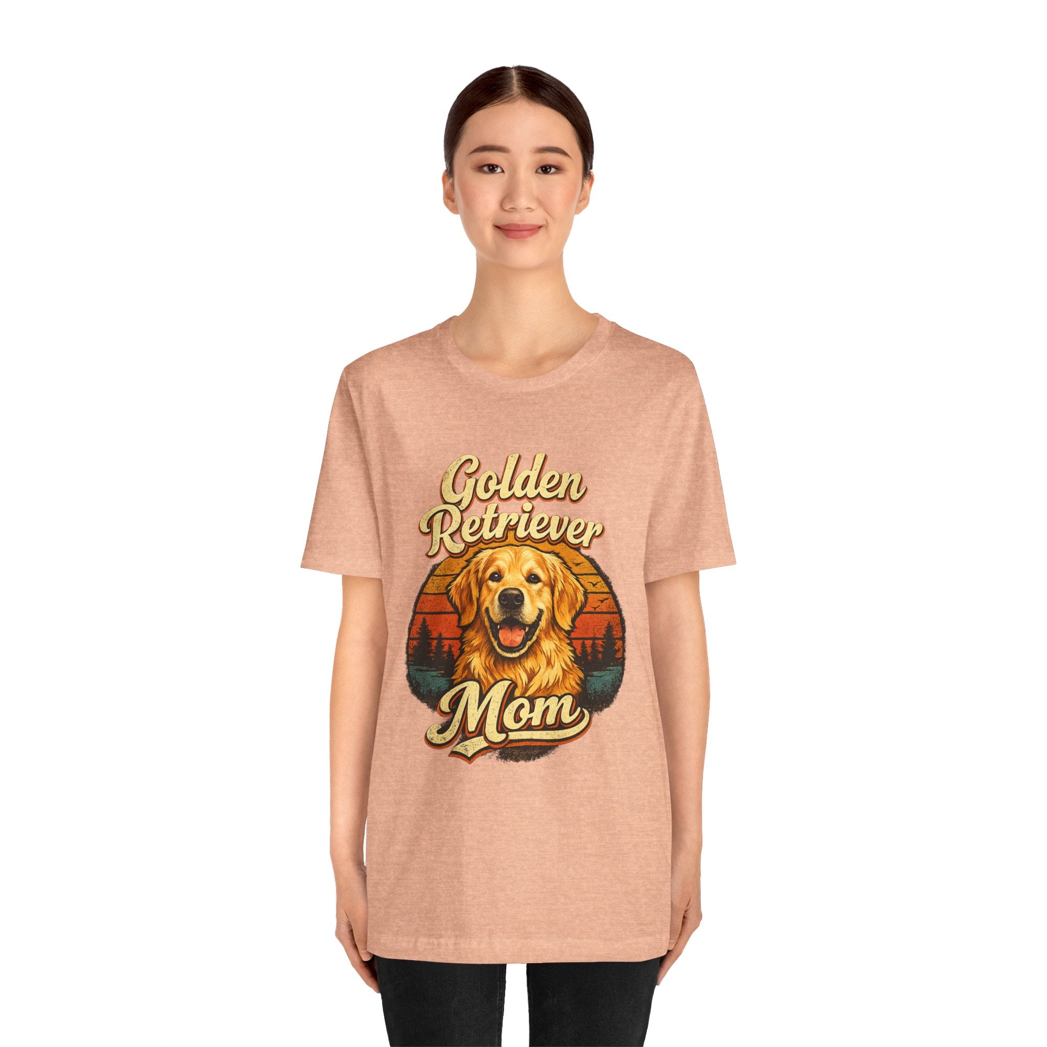 Golden Retriever Mom T-Shirt — Retro Dog Mom Tee