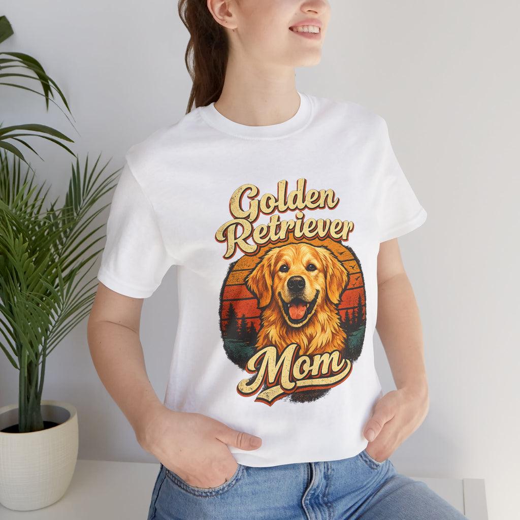 Golden Retriever Mom T-Shirt — Retro Dog Mom Tee